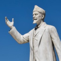 法国球星恩东贝莱力挺总统候选人批对手无能，恩东贝莱加盟巴萨